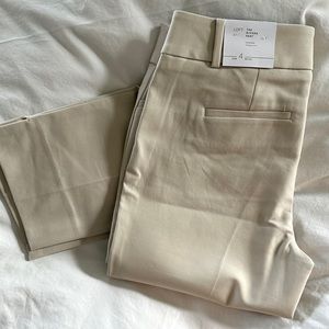 LOFT Cropped Marisa Fit pants. Size 4 Petite. Cream/beige.
